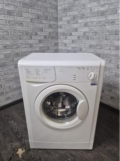 Стиральная машина Indesit WISA 81